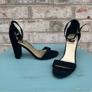 G by GUESS Black Block Heel Ankle Strap Sandals | Size 7.5
